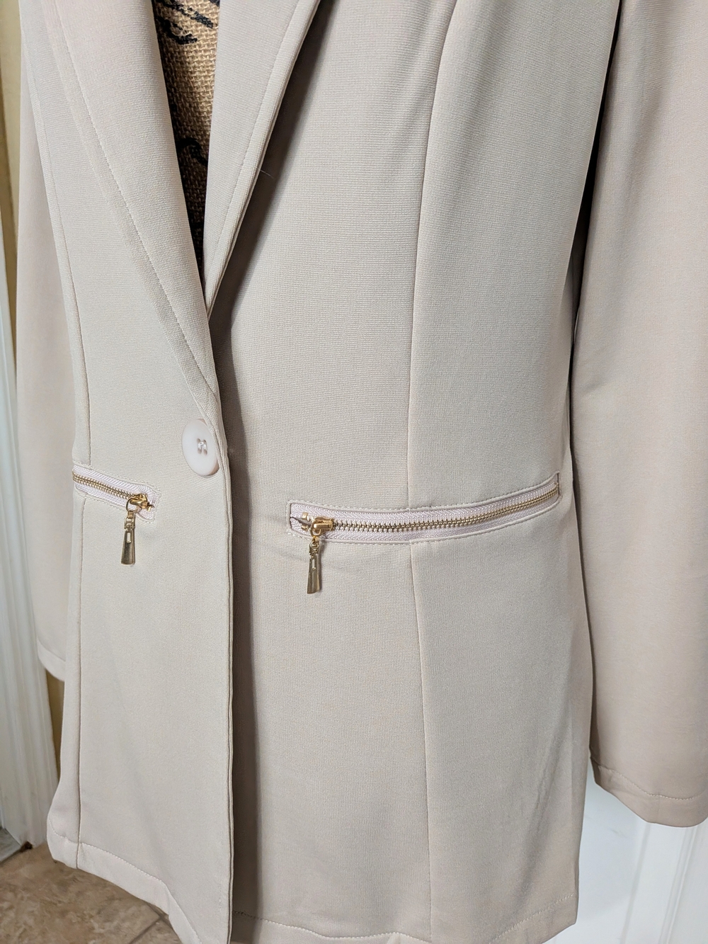 Women's Beige Single-Button Blazer Jacket - Picture 3 of 15